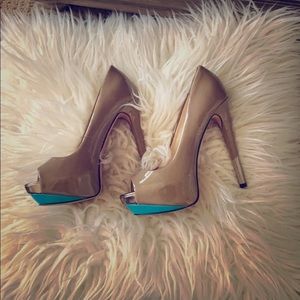 Tan heels with Aqua accent